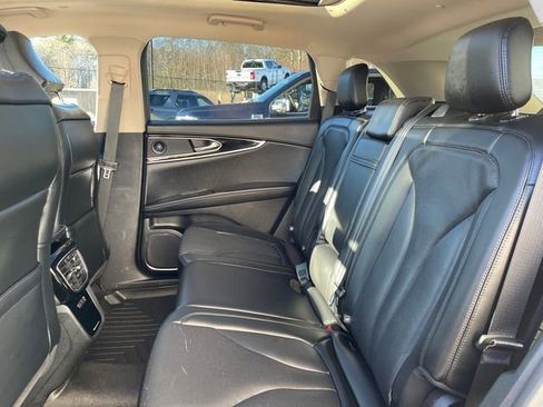 Used 2023 Lincoln Nautilus Reserve w/ Equipment Group 201A image 17