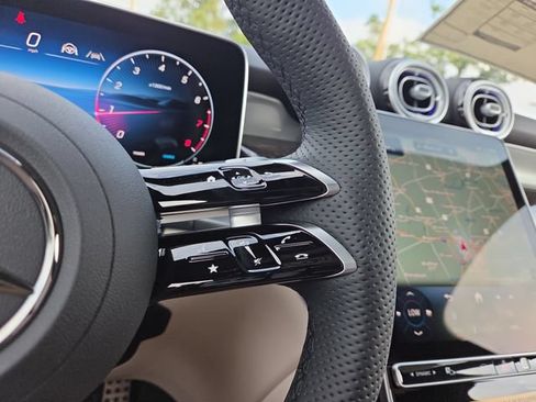 New 2027 Mercedes-Benz GLC 300 4MATIC image 16