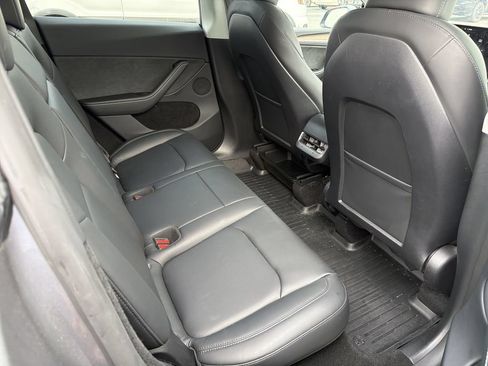 Used 2024 Tesla Model Y Long Range AWD/4WD image 14