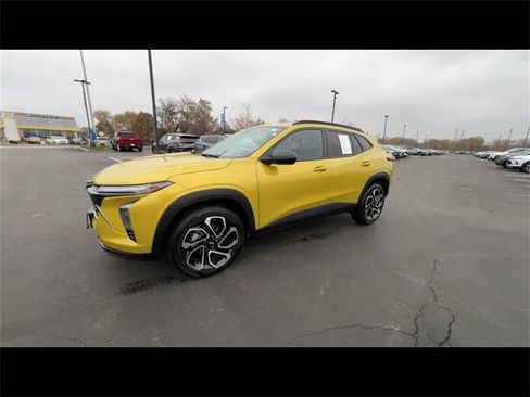 Certified 2024 Chevrolet Trax RS w/ Sunroof Package image 4
