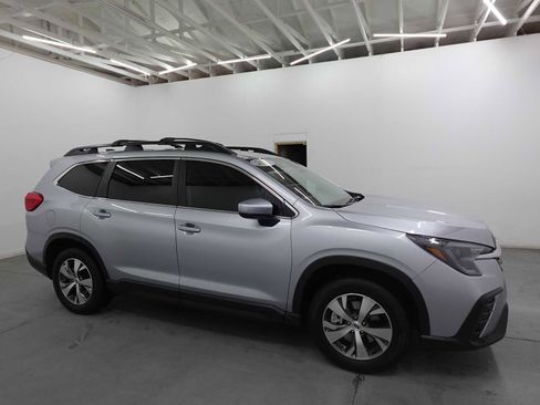 Used 2025 Subaru Ascent Premium AWD/4WD image 4
