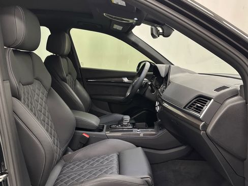 Used 2025 Audi SQ5 Premium Plus w/ Premium Plus Package image 18