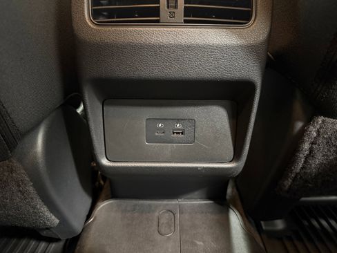 Used 2022 Nissan Rogue SV image 38