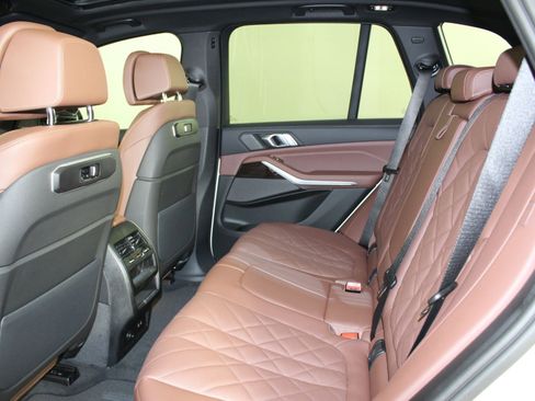 Used 2026 BMW X5 xDrive40i w/ M Sport Package image 23