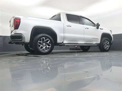 Used 2023 GMC Sierra 1500 SLT image 38