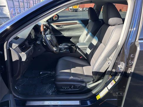 Used 2016 Lexus ES 350 w/ Navigation System Package FWD image 12