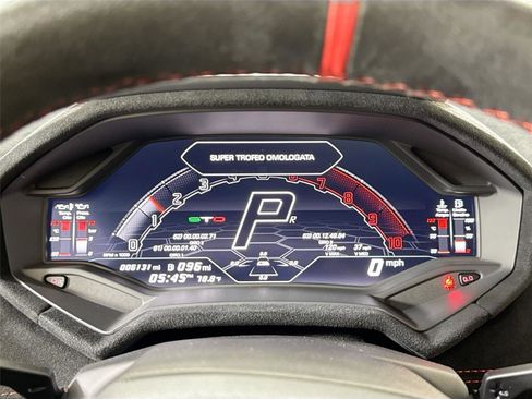 Used 2022 Lamborghini Huracan STO image 18