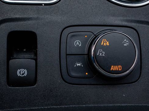 Certified 2024 Chevrolet Traverse LS AWD/4WD image 23