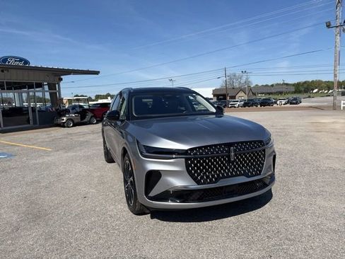 Used 2025 Lincoln Nautilus Reserve AWD/4WD image 10