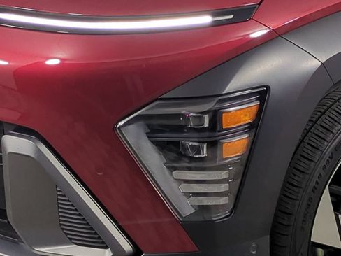 Used 2024 Hyundai Kona Limited AWD/4WD image 10