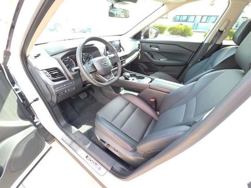Used 2026 Nissan Rogue SV FWD image 12