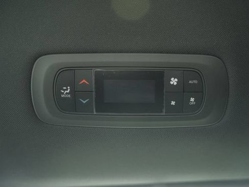 New 2027 Chrysler Pacifica Select FWD image 39