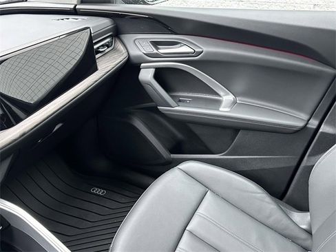 Certified 2025 Audi Q5 Premium w/ Convenience Package image 34