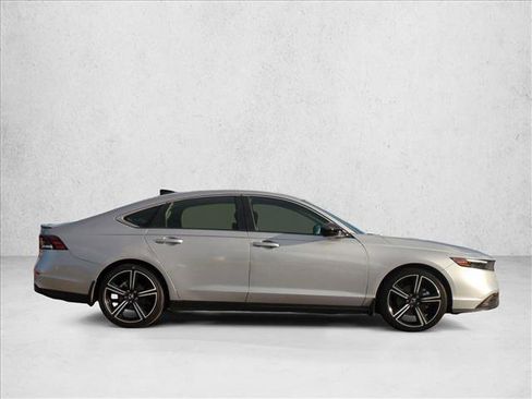 Used 2023 Honda Accord Sport image 4