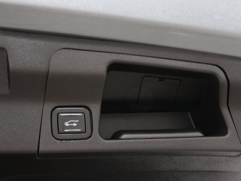 Used 2021 GMC Acadia SLE w/ Driver Convenience Package image 31