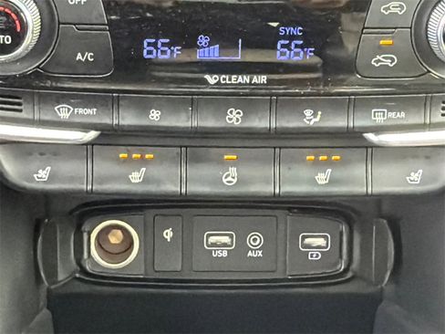 Used 2020 Hyundai Santa Fe Limited image 31