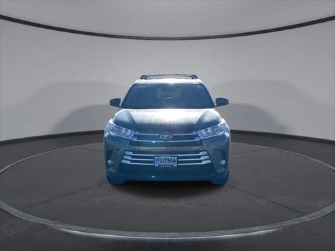 Certified 2019 Toyota Highlander XLE image 4