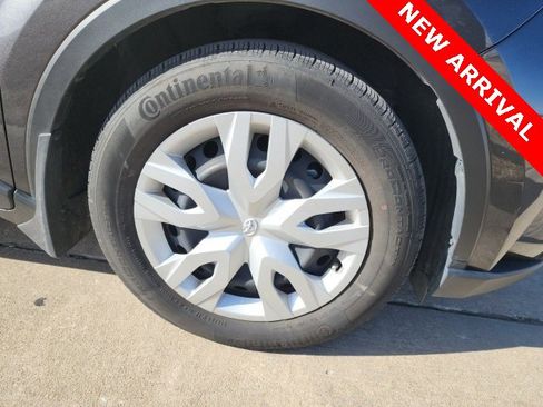 Used 2021 Toyota C-HR LE image 7