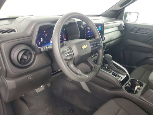 Used 2025 Chevrolet Colorado W/T image 11