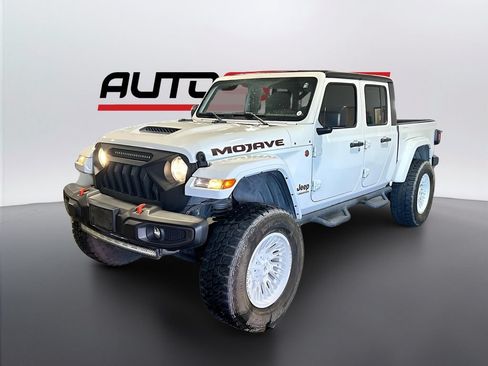 Used 2022 Jeep Gladiator Mojave w/ Trailer Tow Package AWD/4WD image 3