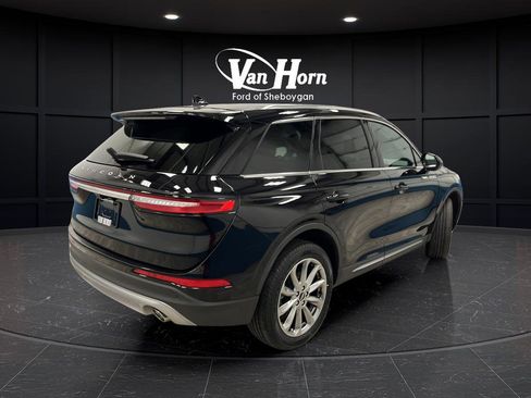 Used 2022 Lincoln Corsair AWD w/ Premium Package image 7