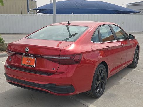 Used 2025 Volkswagen Jetta SE image 11