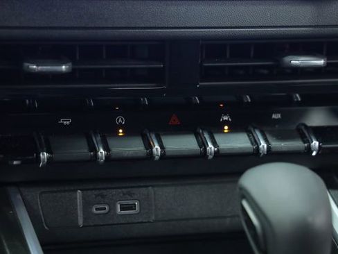 Used 2025 Chevrolet Colorado W/T w/ WT Custom Package image 20