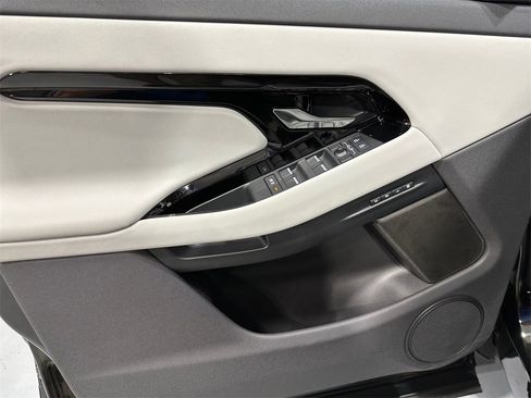 Used 2024 Land Rover Range Rover Evoque S image 24