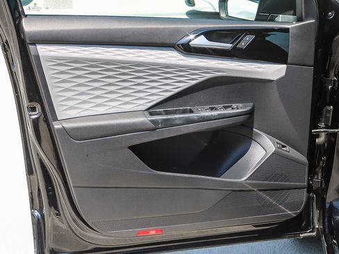 Used 2022 Volkswagen Taos S image 23