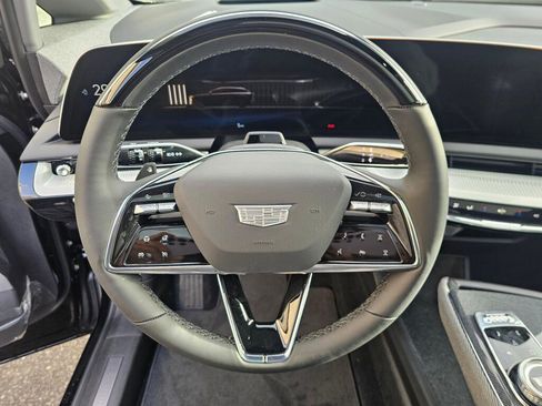 New 2026 Cadillac Optiq Luxury 2 image 28