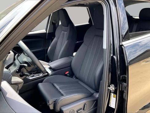 Used 2025 Audi Q5 Prestige AWD/4WD image 8