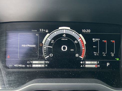 Used 2022 Toyota Tundra Platinum image 14