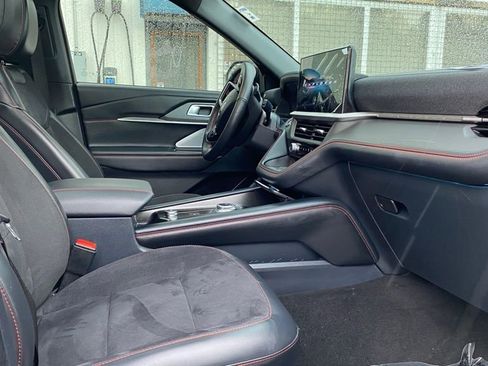 Certified 2025 Ford Explorer ST image 20