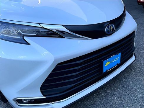 Used 2022 Toyota Sienna XLE w/ XLE Plus Package AWD/4WD image 33