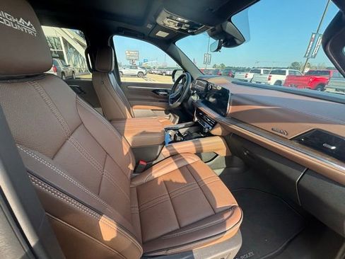 New 2026 Chevrolet Tahoe High Country w/ Sun And Tow Package AWD/4WD image 12