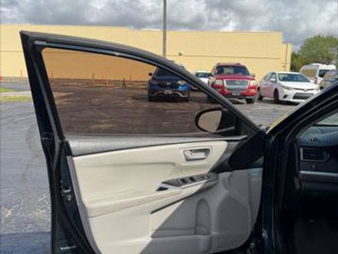 Used 2016 Toyota Camry SE image 22