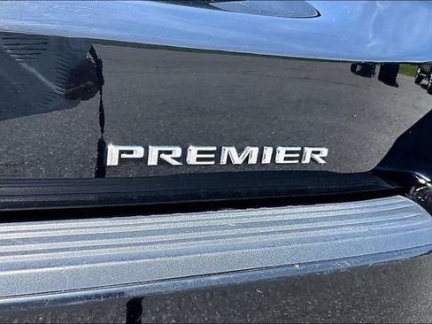 Used 2024 Chevrolet Tahoe Premier AWD/4WD image 23