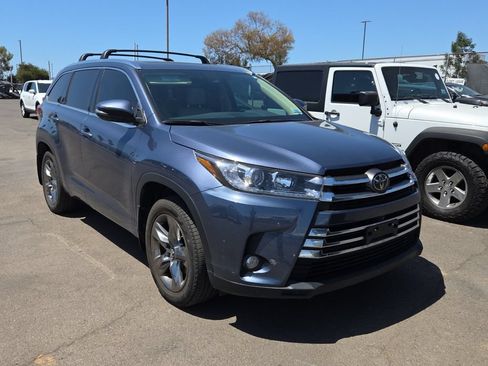 Used 2017 Toyota Highlander Limited Platinum AWD/4WD image 1