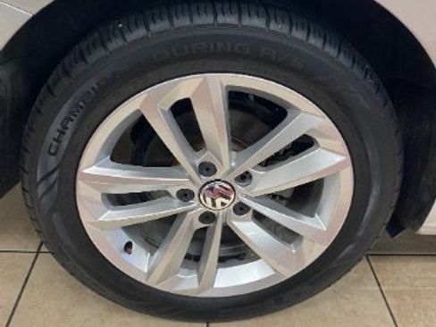 Used 2020 Volkswagen Passat 2.0T S image 32