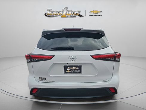 Used 2022 Toyota Highlander XLE image 7