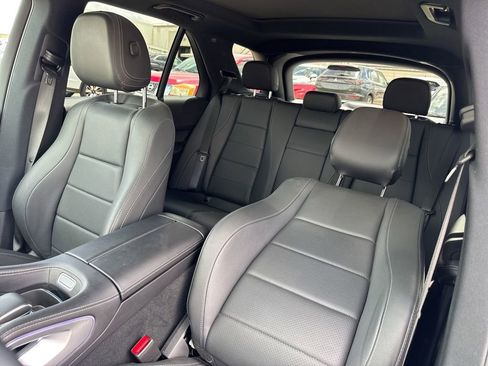 Used 2025 Mercedes-Benz GLE 450e 4MATIC w/ Driver Assistance Package image 34