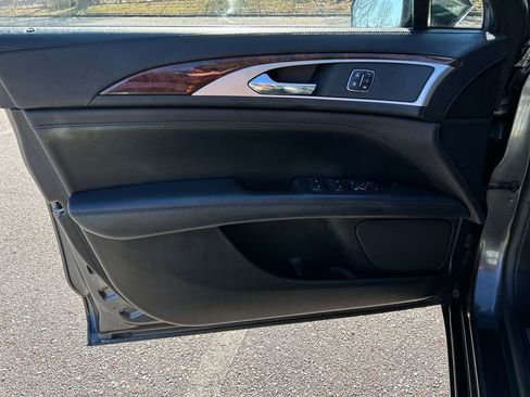 Used 2017 Lincoln MKZ Reserve image 12