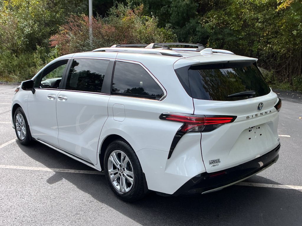Certified 2024 Toyota Sienna Platinum AWD/4WD image 3