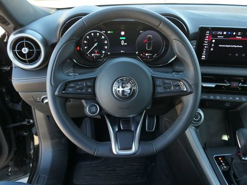 Used 2025 Alfa Romeo Tonale AWD/4WD image 12
