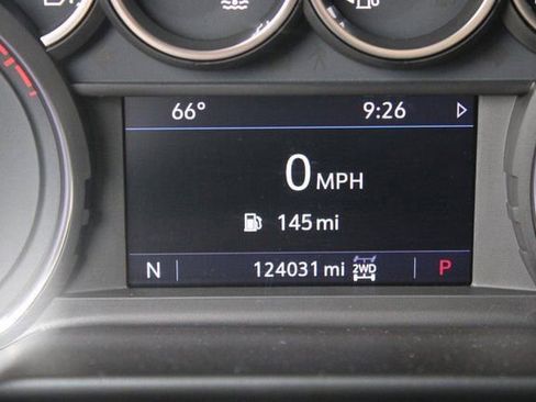 Used 2021 Chevrolet Suburban Z71 image 12