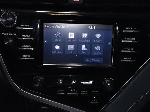 Used 2018 Toyota Camry SE FWD image 25