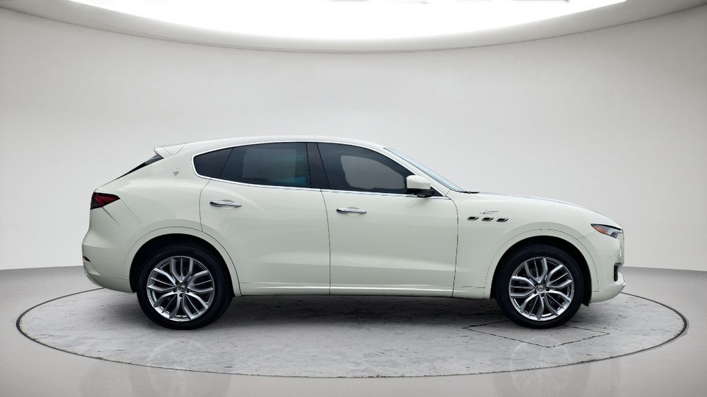 Used 2022 Maserati Levante GT AWD/4WD image 2