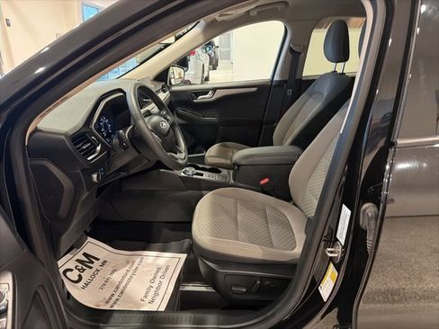 Used 2020 Ford Escape SE image 9