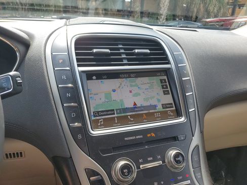 Used 2019 Lincoln Nautilus Reserve AWD/4WD image 27