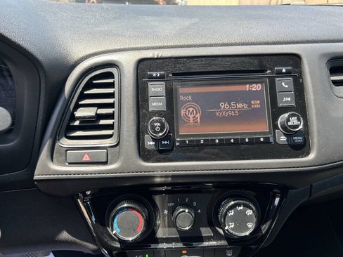 Used 2020 Honda HR-V LX image 13
